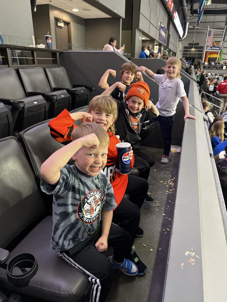 Hockey teammates cheering for the <a href="/OmahaLancers/">Omaha Lancers</a>  #TweetTheHeat