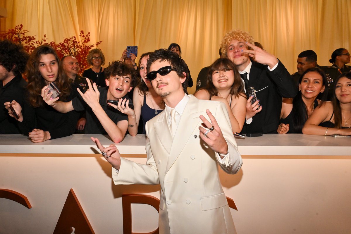 Timothée Chalamet making a bunch of kids' days on the #Oscars red carpet