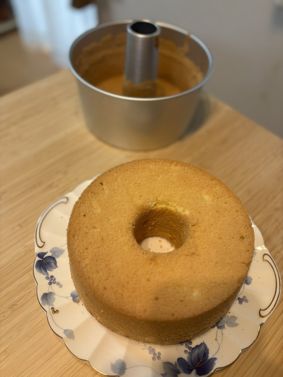 sijimi3883's tweet photo. 夜中にゴソゴソbaking,遅れたホワイトデーのプレゼントらしい。朝起きたら完成してたw
（夫氏） https://t.co/dae3Oyv6ix