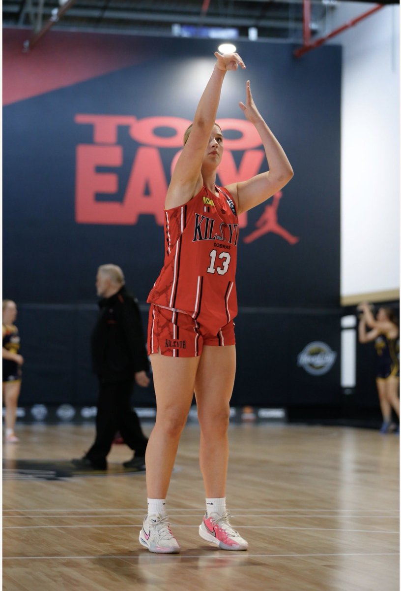 Lily Exton tweet media