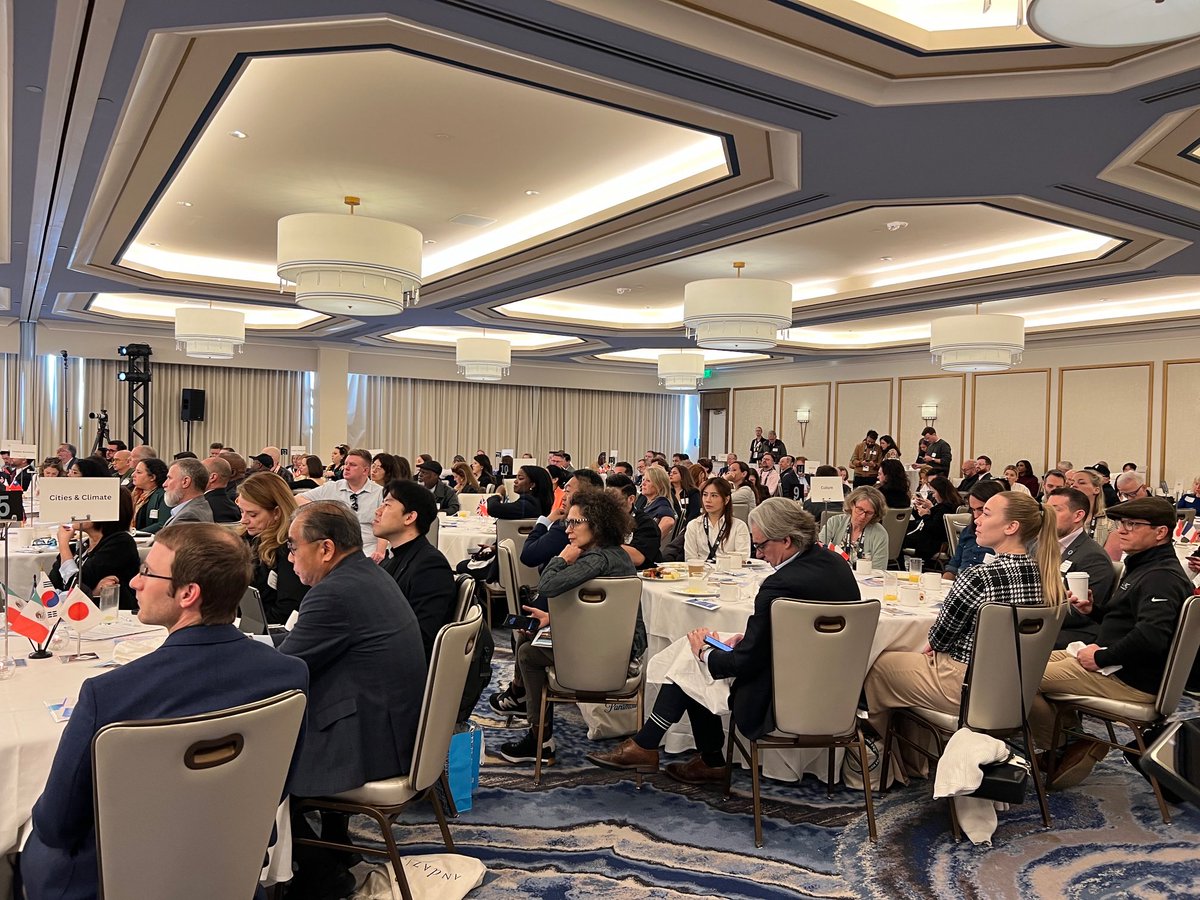 Lloyd Doggett tweet media