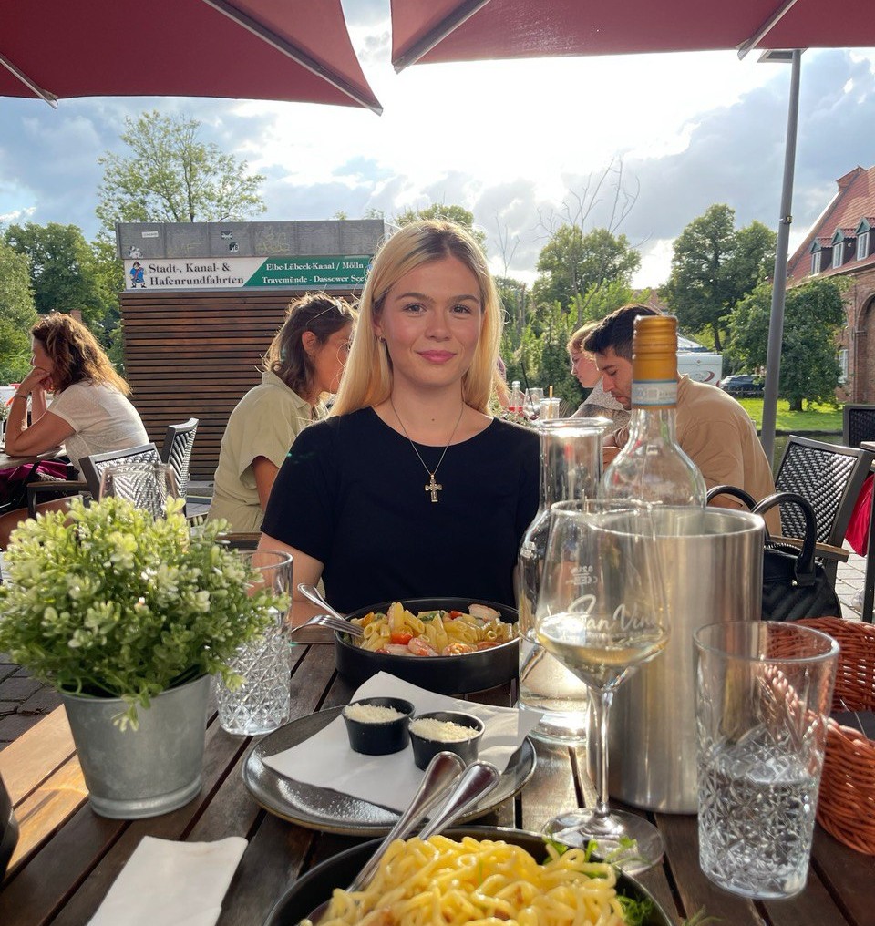 Karoline Gosling tweet media