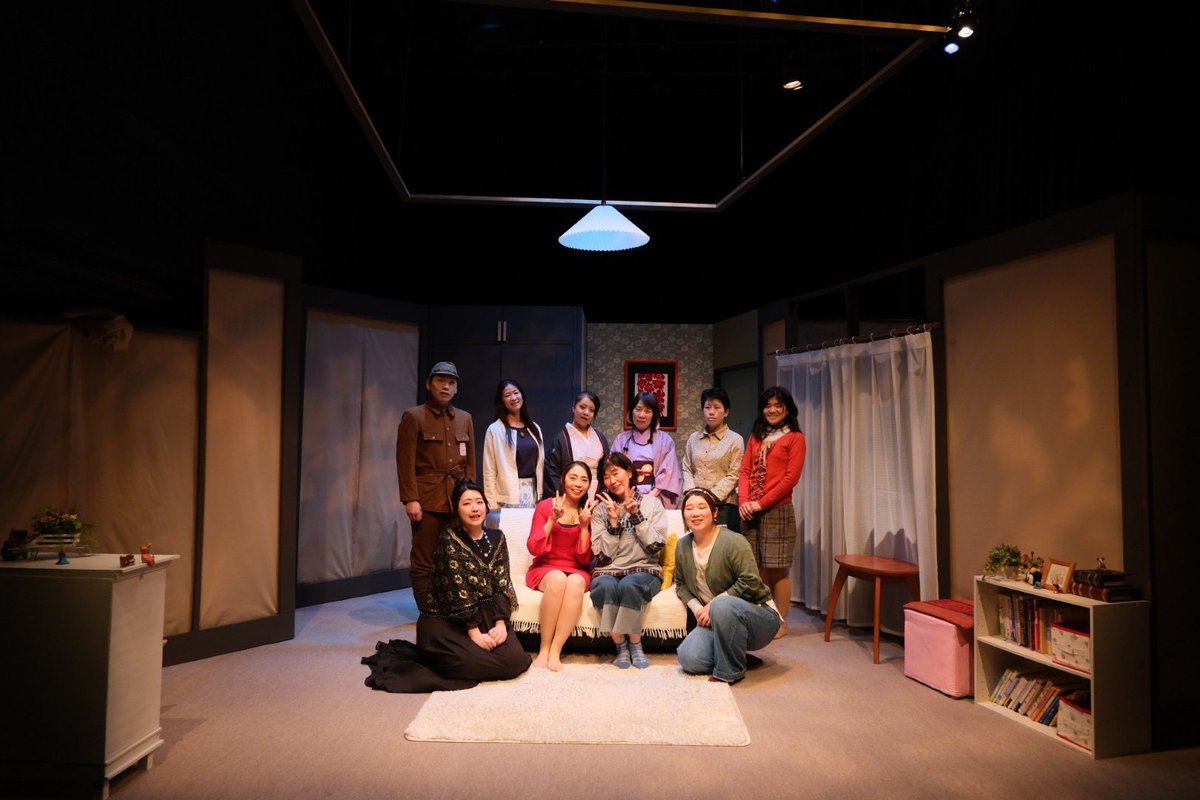 mi_miiya's tweet photo. 「ルームメイト」公演、無事終了しました。本当にたくさんの方々に支えられて、最後まで走りきることができました。
お越しいただいた皆さま、公演に関わっていただいた全ての皆さま、本当にありがとうございました！ https://t.co/khR0mualev