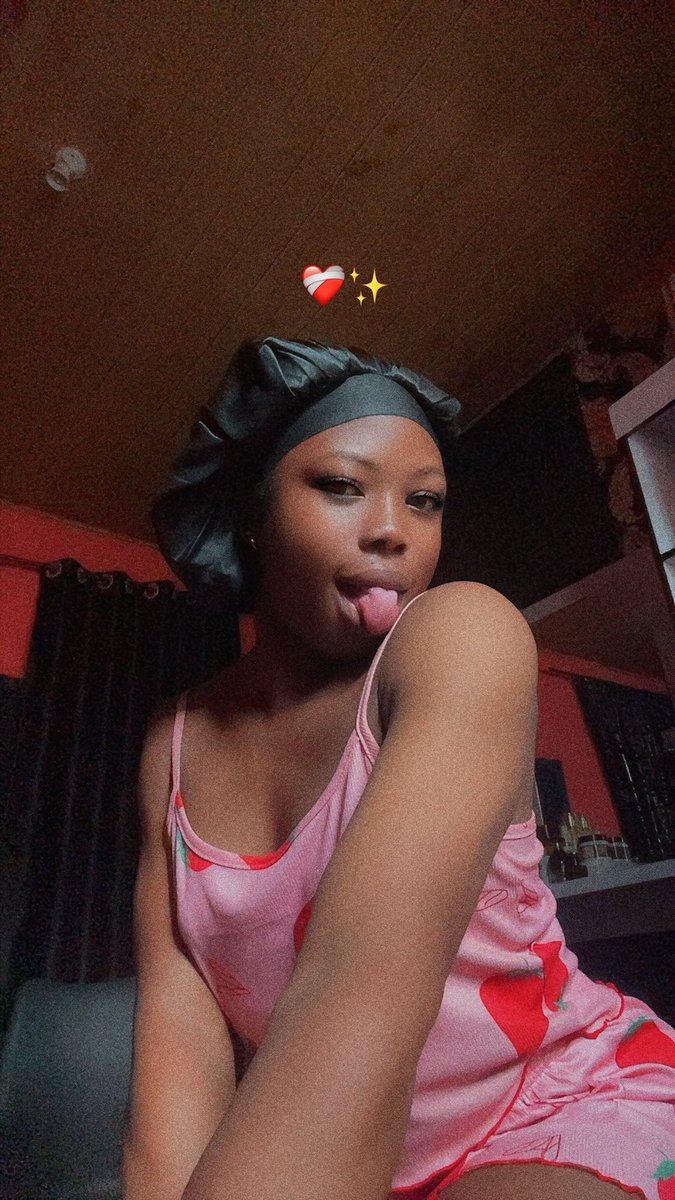 MichCaleb12's tweet photo. It’s night 🥵🥵 https://t.co/O0mqtKLzIu