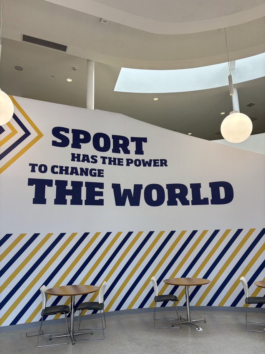 Miss Davis tweet media