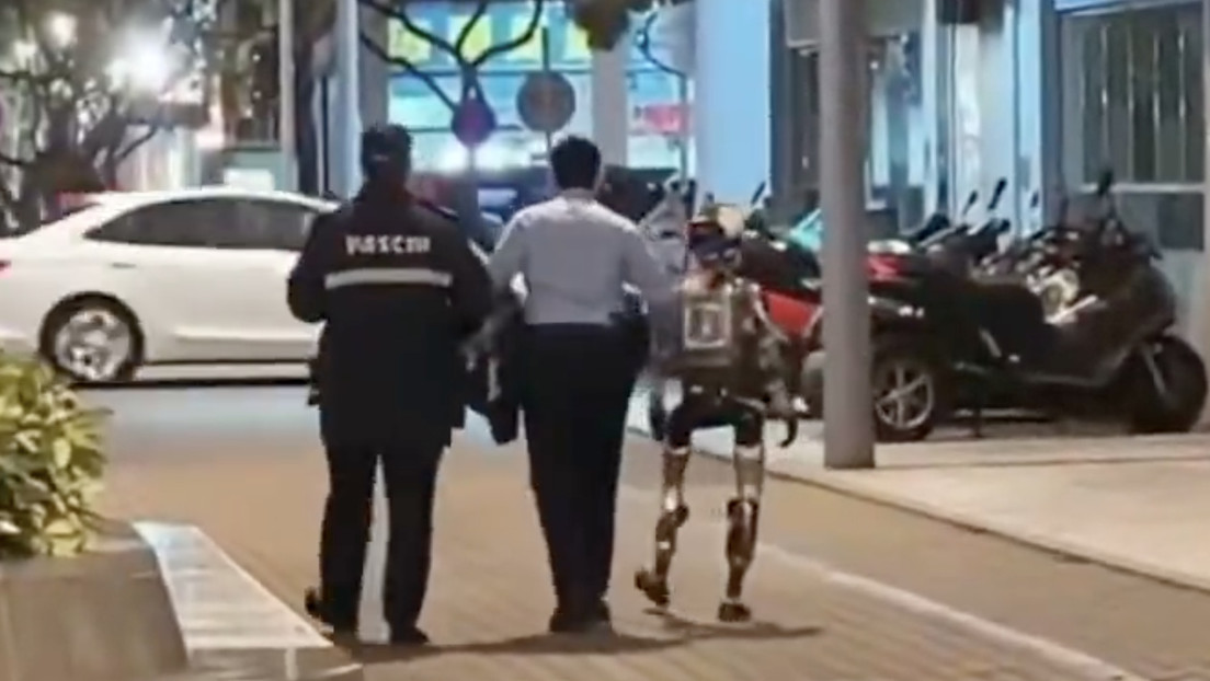 ActualidadRT's tweet photo. 🤖👮'Arrestan' a robot humanoide por acosar a una mujer

VIDEO ▶️

https://t.co/XQZgGzsuLK https://t.co/8h6ikLYYz2