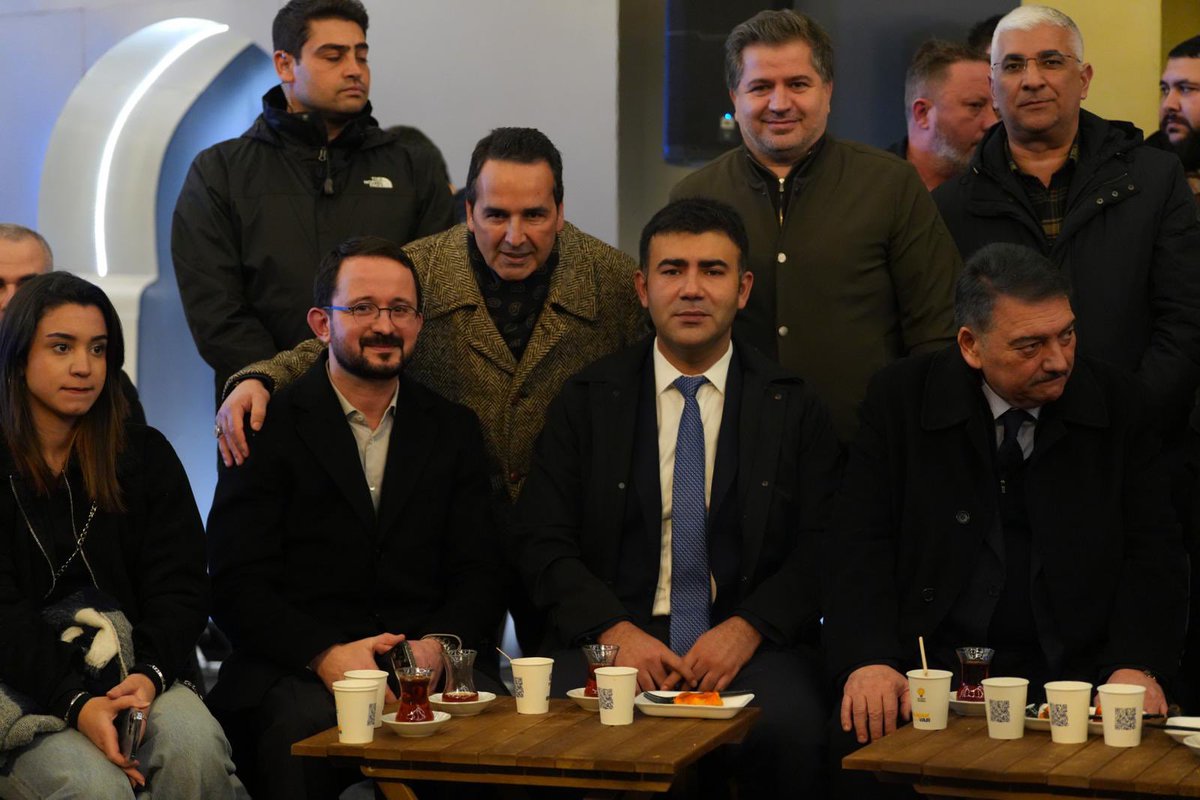 akinakyuz's tweet photo. AK Parti İstanbul İl Başkanlığı’mızın düzenlediği programda Ramazan’ın bereketini ve birlik ruhunu bu akşam sağlık bakanımız Prof.Dr.Kemal Memişoğlu ile birlikte paylaştık.

Programın gerçekleştirilmesinde emeği geçen başta İl Başkanımız @abdullahozdemir ve sağlık politikalarından sorumlu il başkan yardımcımız @alperenbozdg olmak üzere tüm teşkilatımıza teşekkür ederiz. 

@esatkalay 

#BirOlmakRuhumuzdaVar