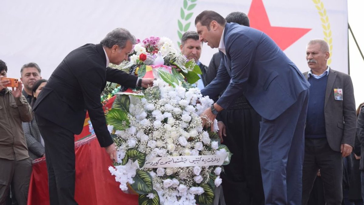 salarmp74's tweet photo. Tac li ser cenazeyê şehîd Salih Muslim danîn.. https://t.co/TlZqHlBCq0
