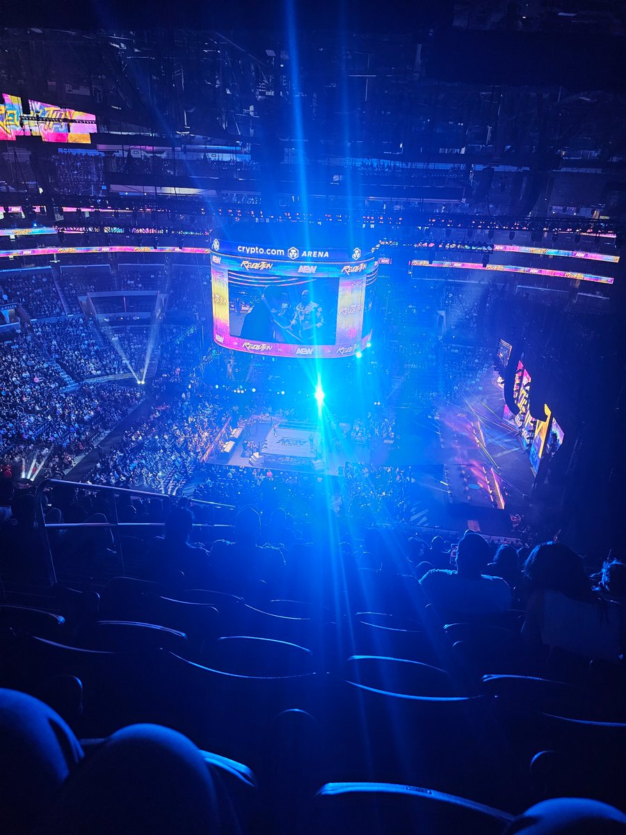 Myxtly23's tweet photo. @TonyKhan #AEWRevolution
Turn the lights off please my friend. https://t.co/OPMw48dMm8