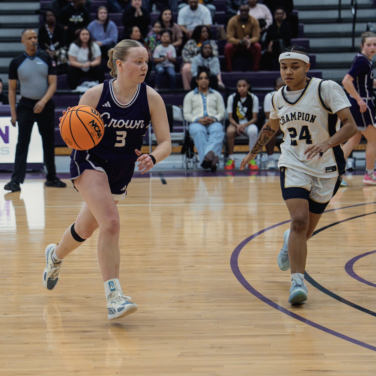 CrownWBB's tweet photo. And we’ve made the executive decision to include Sydney Cotten 🔥🔥🔥 Sydney played two of the best games of her career in the national semifinal and national championship game with 24 points and 10 boards in the semis and 18 points and 6 rebounds in the title game 👀 https://t.co/aLAIAnaeWj