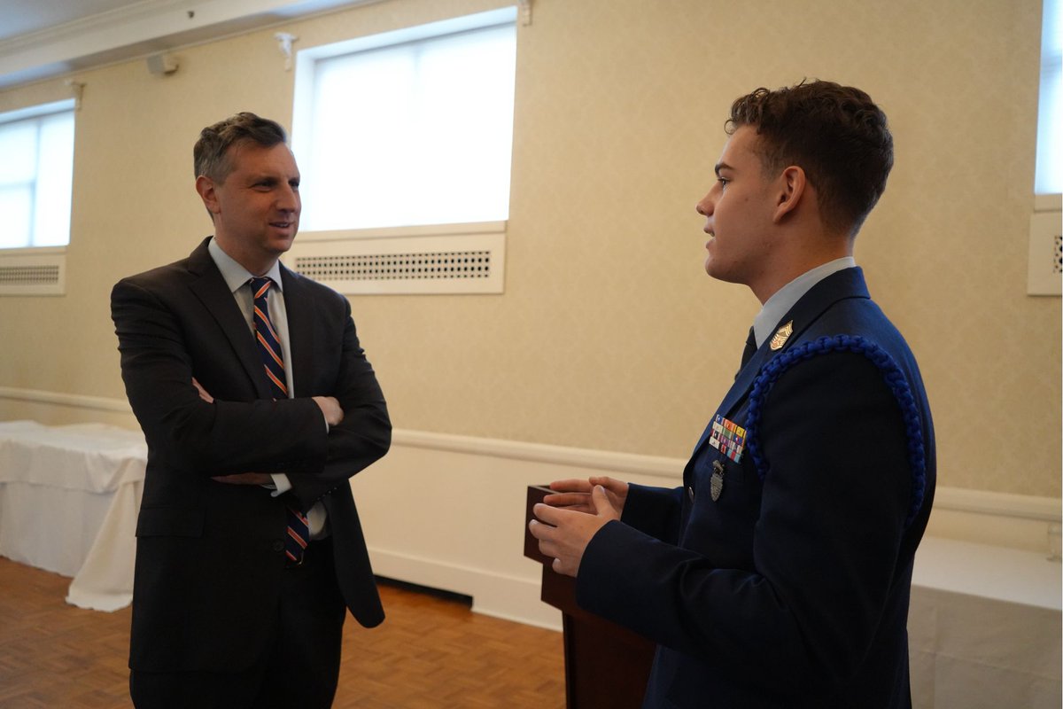 Congressman Seth Magaziner tweet media