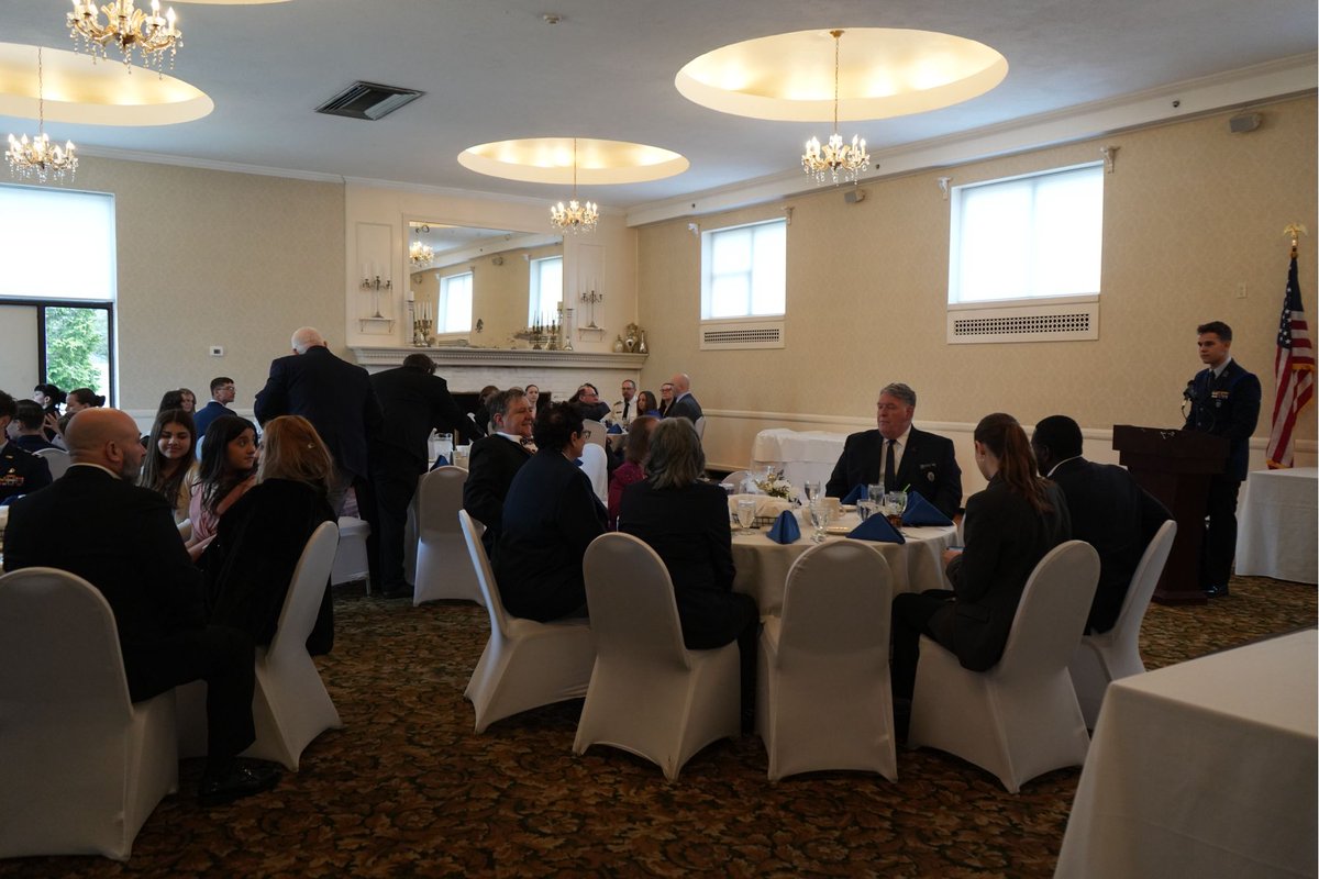 Congressman Seth Magaziner tweet media