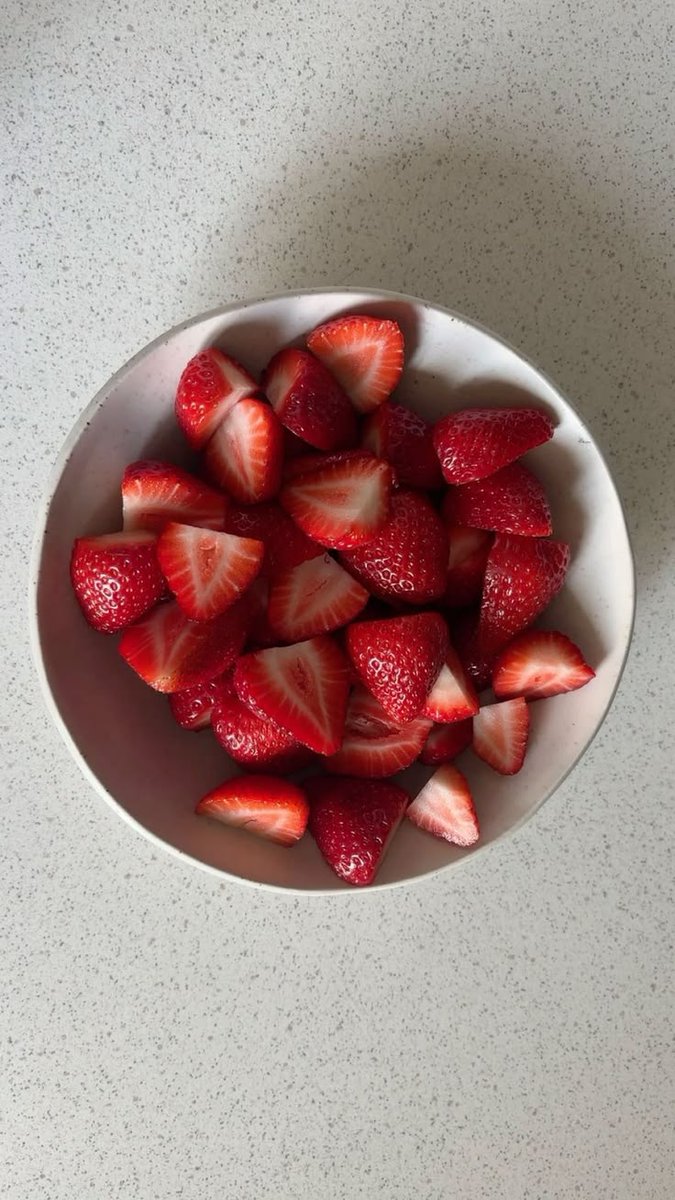 fifispoll's tweet photo. ───୨ৎ────────୨ৎ────────୨ৎ───
     ᛝ    FRUIT vs GUMMY a #foodpoll
          ⋆.𐙚 ̊ cals don't count !

      7 day long thread 4 #edtwt ˚. ᵎᵎ

idea : @zerocaljellyous ♡⸝⸝ https://t.co/Xe689T7KCt