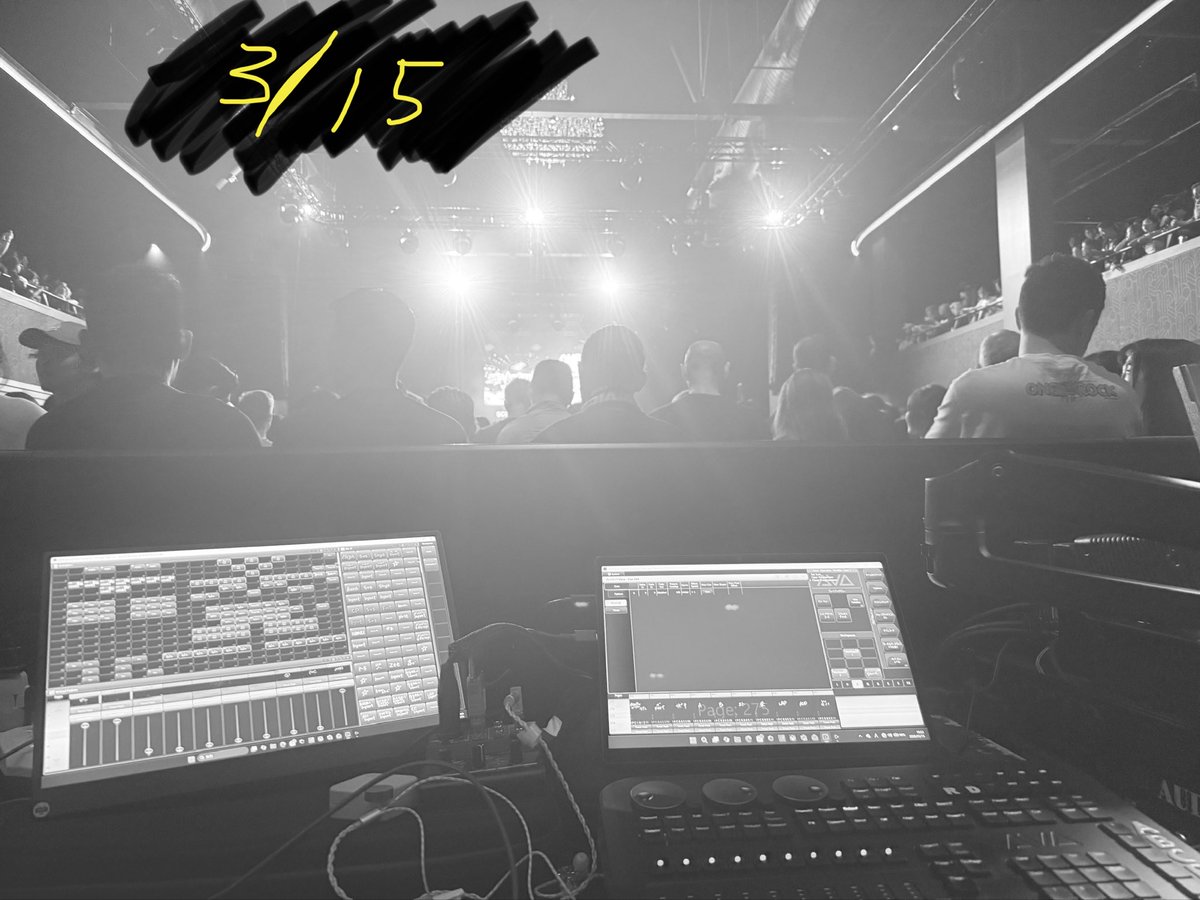 shotarosco's tweet image. ONEOKROCK
DETOX TOUR
Brisbane, Australia🇦🇺
Fortitude Music Hall
スタジオコーストとゴリラホールをMIXしたような会場！
機材が難しくて苦労した〜！
けど、ライブで報われました

そしてまた会いたい仲間が増えた😊

次は国立！

#ONEOKROCK
#StandAtlantic
#Lighting
#AVOLITES