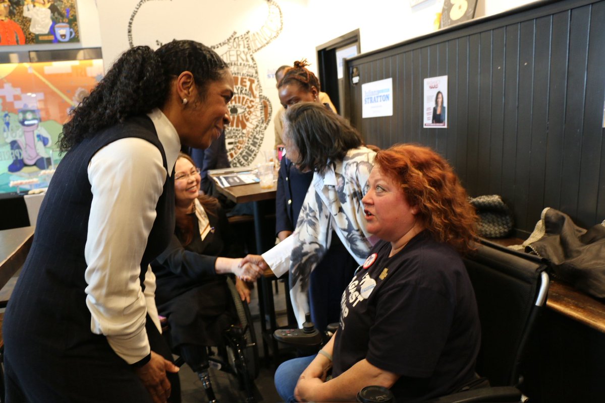 Tammy Duckworth tweet media