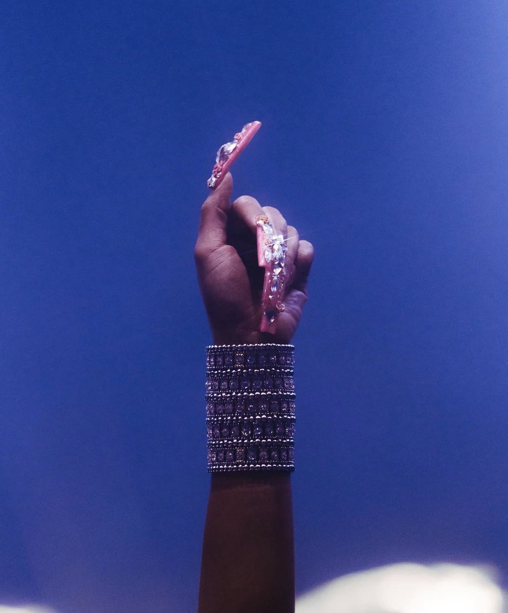 Hayley, The Savage tweet media