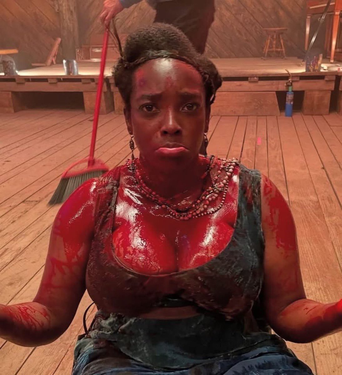 𝑳𝑰𝑽𝑰𝑵𝑮 𝑫𝑬𝑨𝑫 𝑮𝑰𝑹𝑳 🦇 tweet media