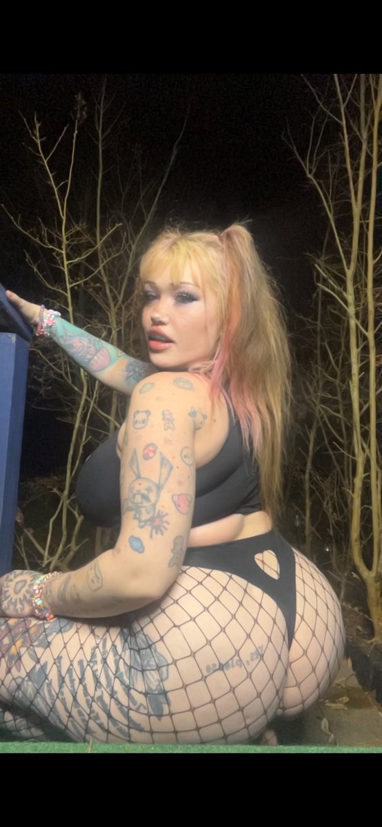FetishDollEmily's tweet photo. Playing out in the woods hehe
Retweet if you like busty alt tattooed bimbos in fishnets!  #emilysnow #bimbo #mistress #goddess #tattooed #altgirl https://t.co/r6p2QJOTV4