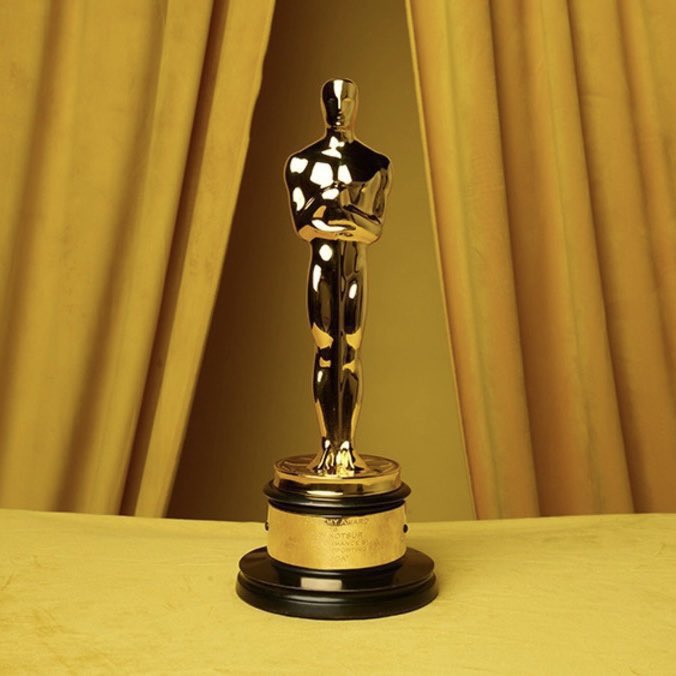 bchartsnet's tweet photo. TIA GLADYS VENCEU! Amy Madigan ganha o prêmio de Melhor Atriz Coadjuvante no #Oscar por seu papel em Weapons. https://t.co/jpNqeLjjtP