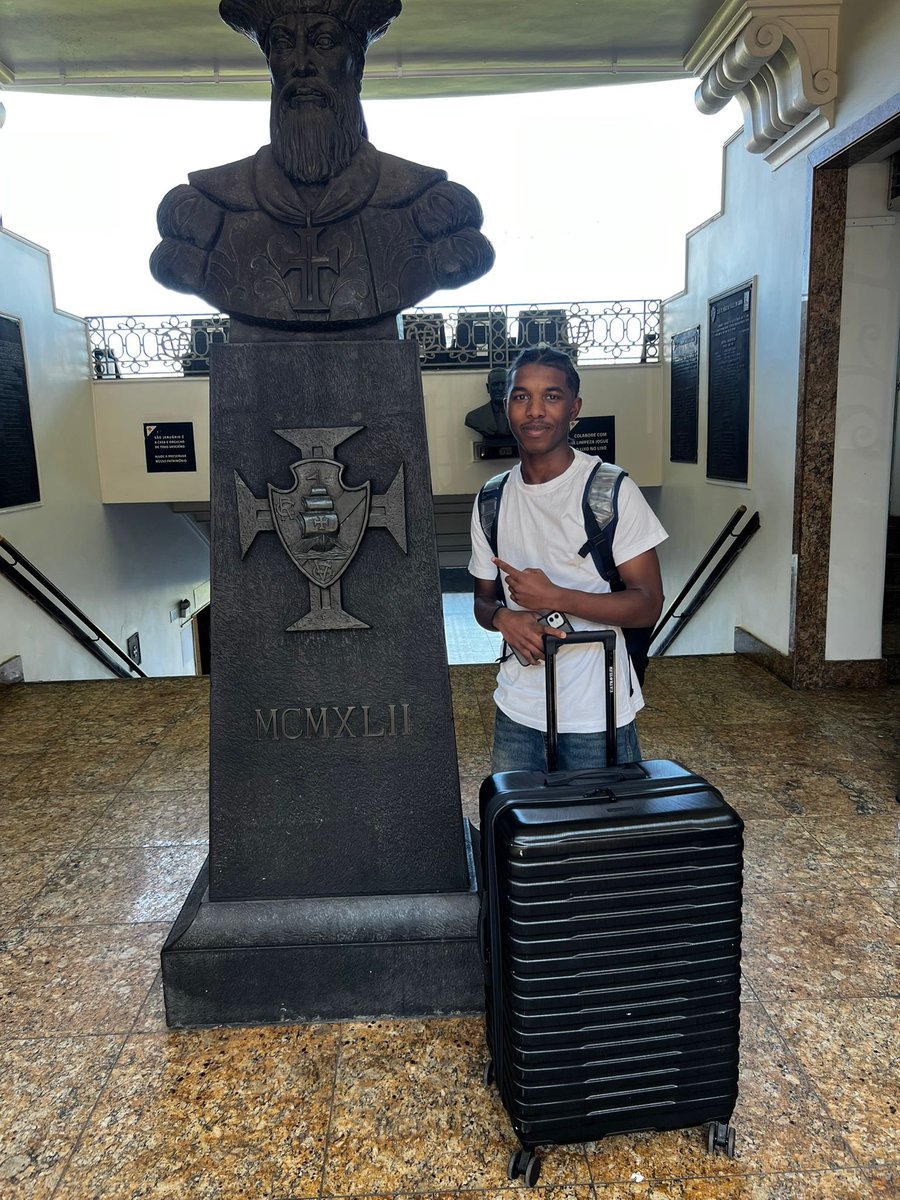 FredMoojen's tweet image. From Montreal 🇨🇦 to Brazil 🇧🇷 🌎

After being identified at the 2025 MSV PRO Combine, Jair Leslie 🇯🇲🇨🇦 has earned a 2-week trial with Brazilian giant CR Vasco da Gama.

Dreams → Opportunities → Reality.

Good luck, Jair! 🍀 

#MSV #MSVPro #VascoDaGama #Brazil #FootballTrials