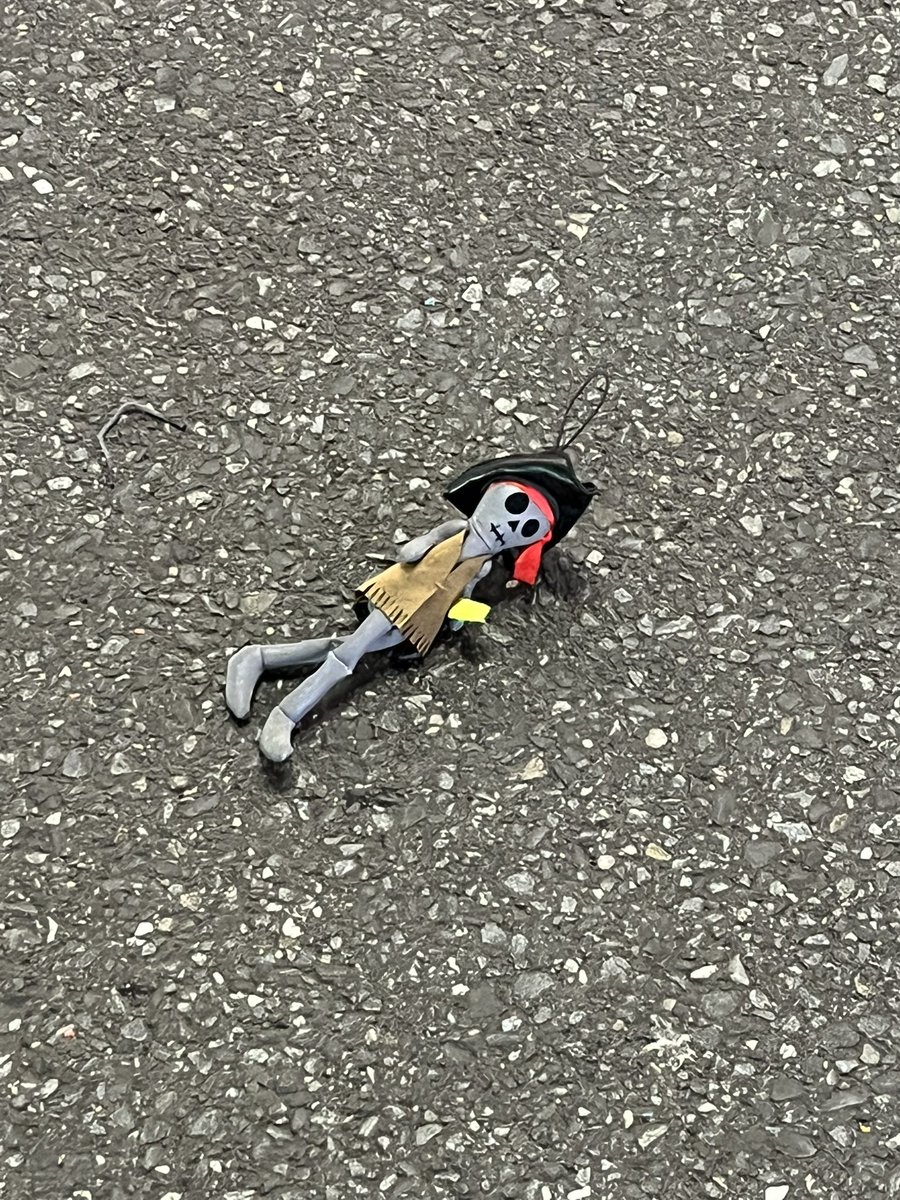 どびー tweet media