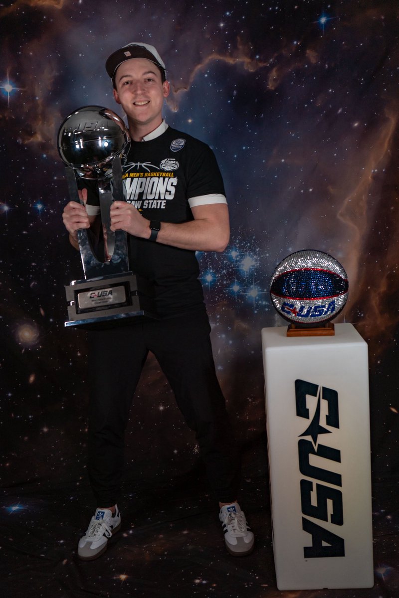 Jamie Baker tweet media