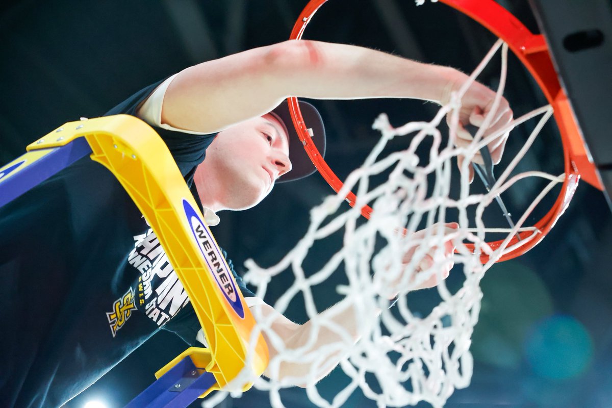 Jamie Baker tweet media