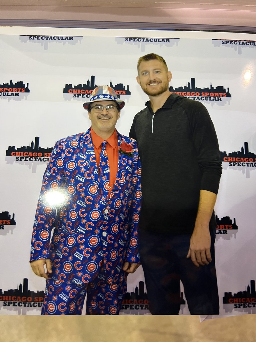 CrazyCubGuy's tweet photo. Chicago Sports Spectacular never disappoints! @CSSpectacular Two 2016 WS Champs, Mike Montgomery and Joe Maddon. https://t.co/euPC9aeIDq