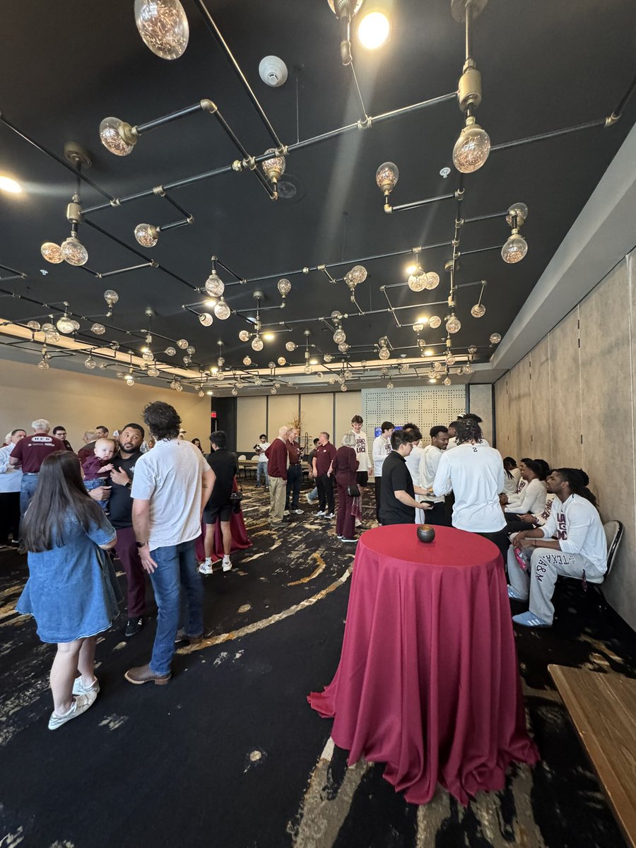 averycaryy's tweet image. I love the Aggies so much!

adding #eventplanner to my resume

Gig em forever