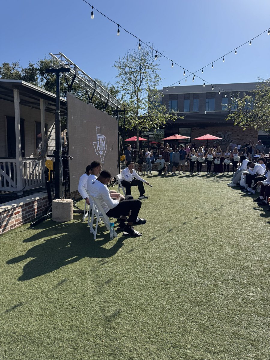 averycaryy's tweet image. I love the Aggies so much!

adding #eventplanner to my resume

Gig em forever