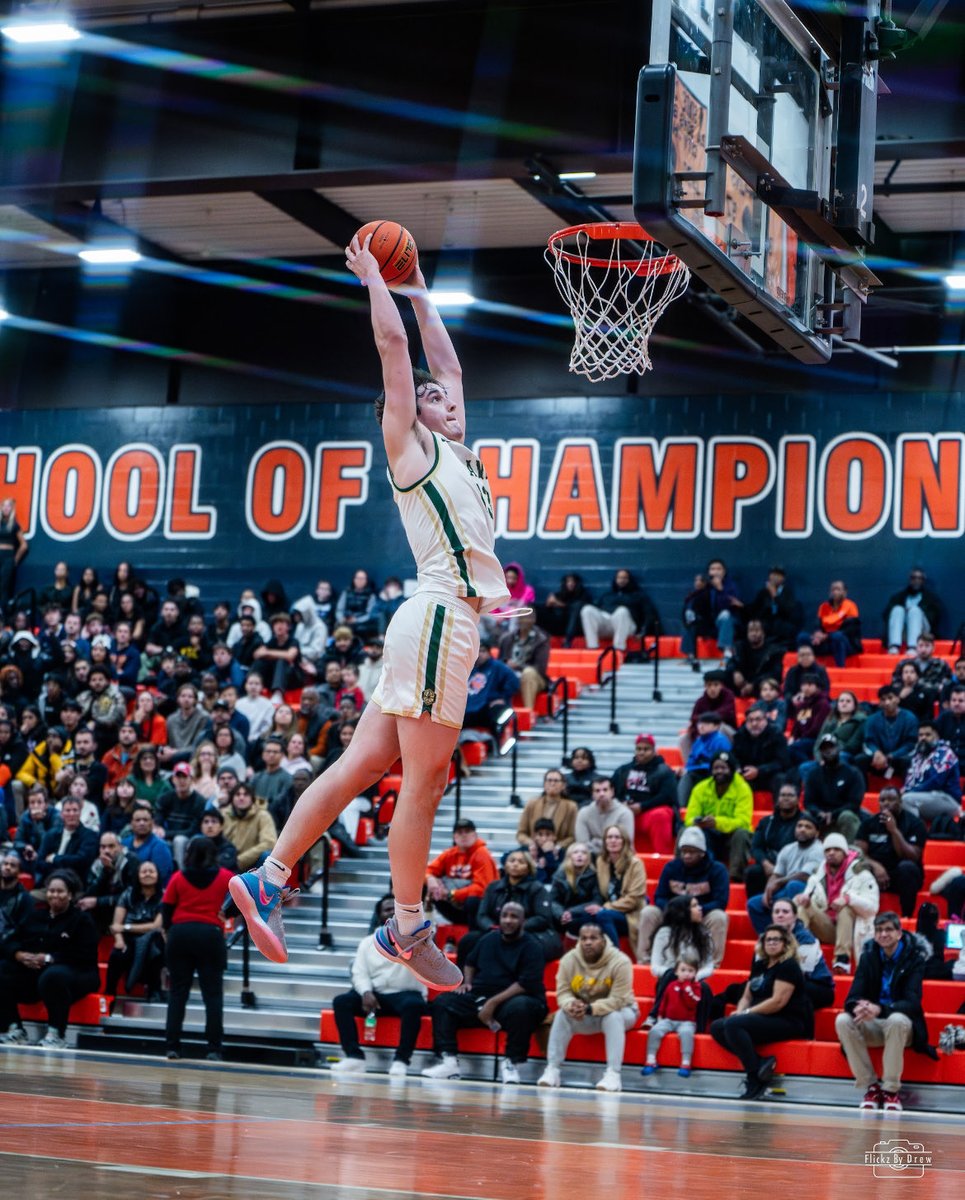 Lane Tech Basketball tweet media