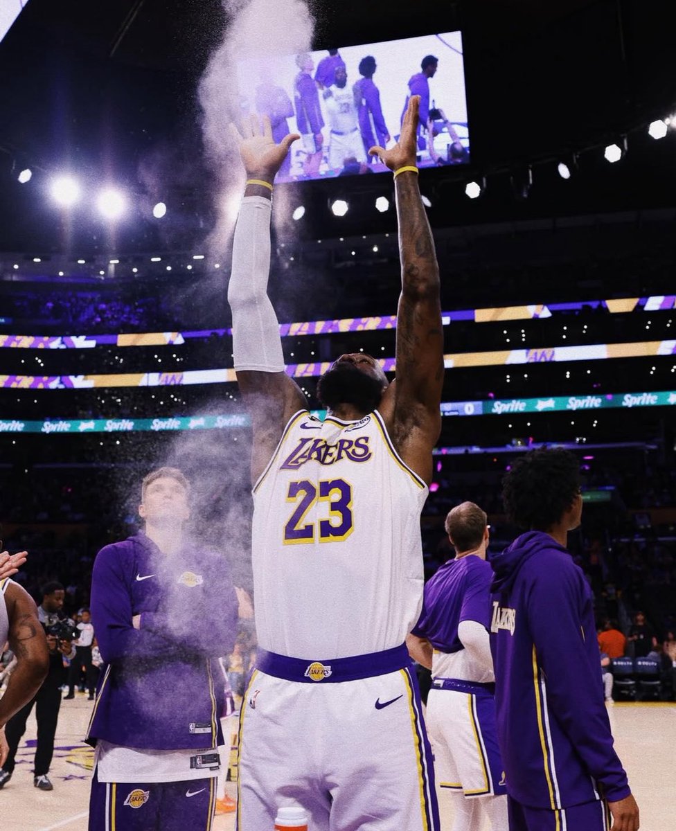 🚨LeBron James WILL PLAY tomorrow vs. the Rockets