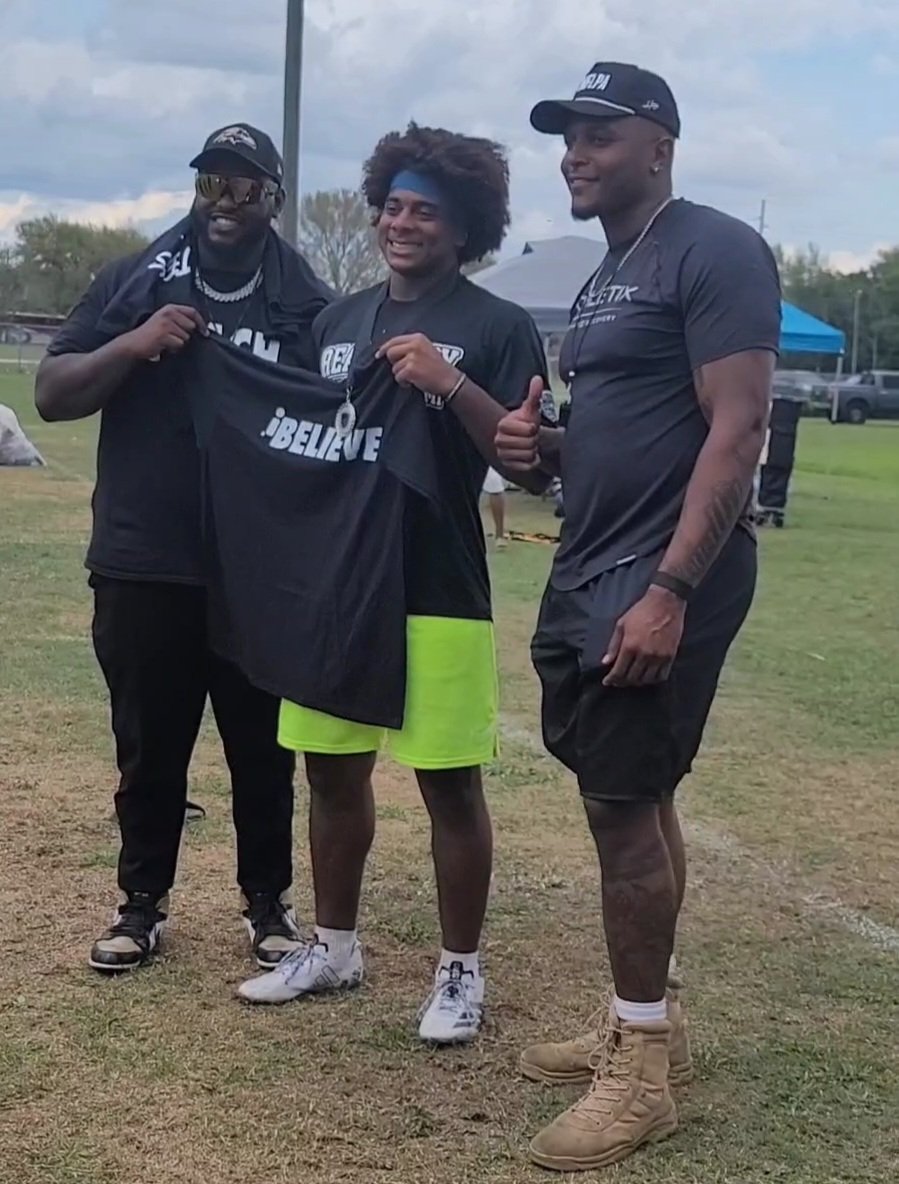 Bentley Bisons=Jelani Bentley & Ari Bentley tweet media