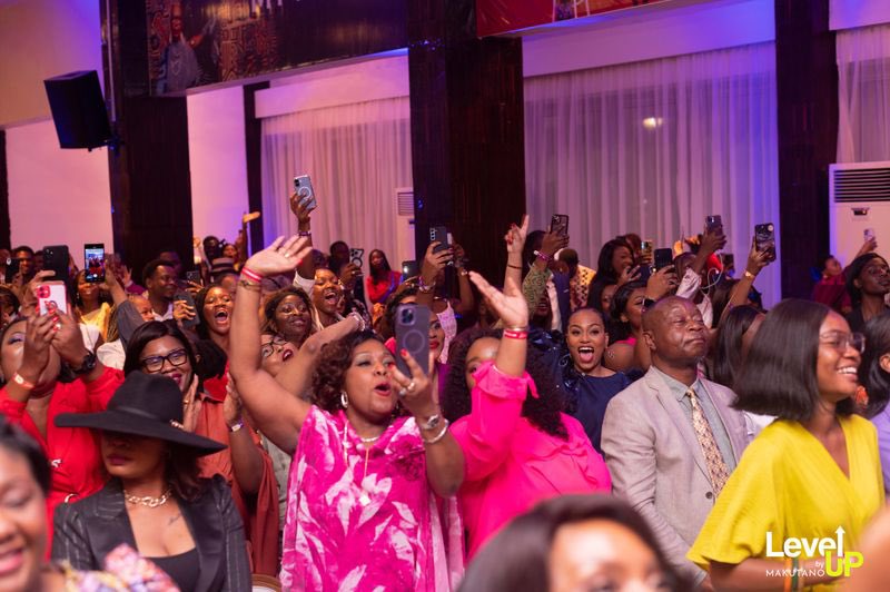 makilaprisca1's tweet image. Quelle aventure ?😅

J’ai participé au @levelupmakutano en tant que #Coach, où j accompagné le projet #MoDurable de madame #LisaBwale

Nous avons remporté 3 chèques , Eh oui 😎🤗

1. Première Dauphine 👑
2. Le choix du peuple 
3. La meilleure tenue🥳

À toi de jouer now Lisa😉