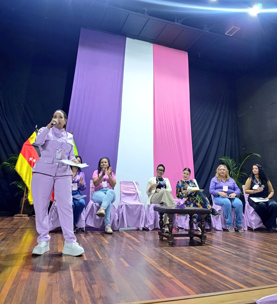 Por instrucciones del Defensor del Pueblo (E) <a href="/TarekWiliamSaab/">Tarek William Saab</a> el Defensor Delegado de Miranda, Dr. José Guzmán, participó en el encuentro "Mujeres: Inspiración y Empoderamiento".
Actividad liderizada por la alcaldesa, Jennifer Mujica.