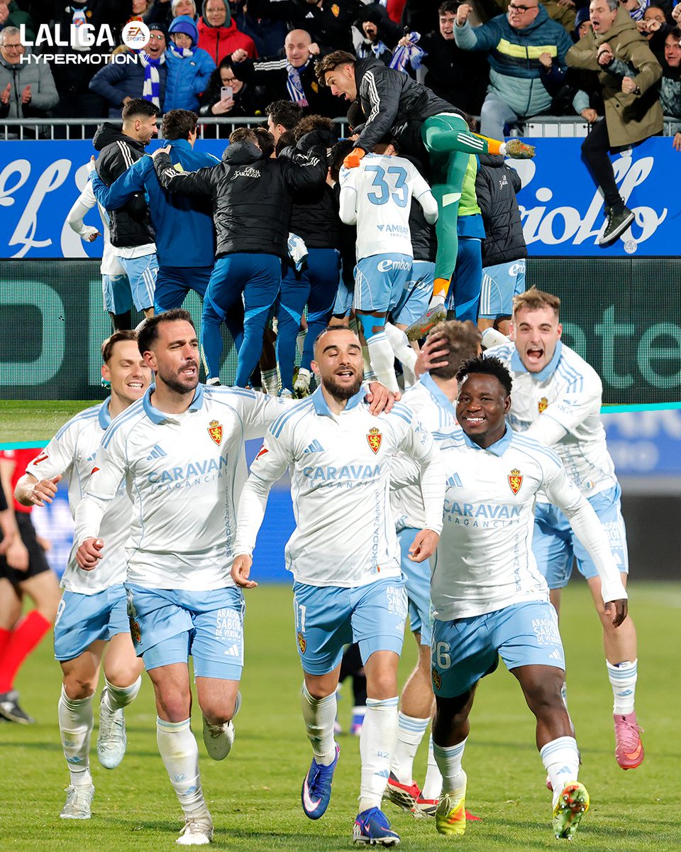LaLiga2's tweet photo. 😍 Una pasión, un mismo objetivo.

🤍 @RealZaragoza  💙

#LALIGAHYPERMOTION https://t.co/iw8M7I4OVo