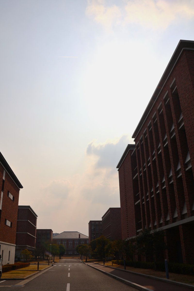 おはようございます🌞
今週は卒業式や春のオープンキャンパスなどイベント尽くしな一週間！
天候に恵まれることを願って、当日を待ちたいと思います😌

#西南学院大学　#西南