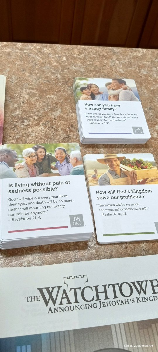 JasminPJW's tweet photo. I missed a spot no🤣 lol i did all of them  i work so much in my job but working for Jehovah gave me purpose and joy. Yes i also work fast💪🏻🤣 Guys join in the cleaning the hall for the memorial 🤗 https://t.co/Uatw5FoiSH
