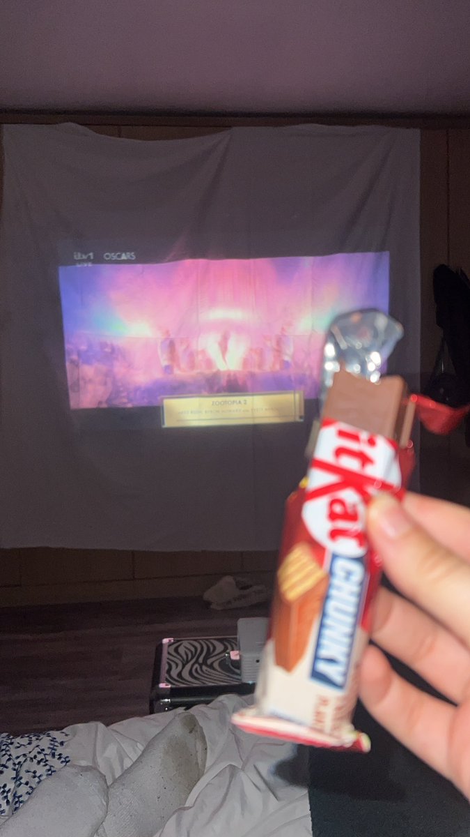 filmluvrrr's tweet photo. #chunkin it up & watching the #oscars @IsThatMatt1458 @evmansouri https://t.co/h8jWxaF0Dk
