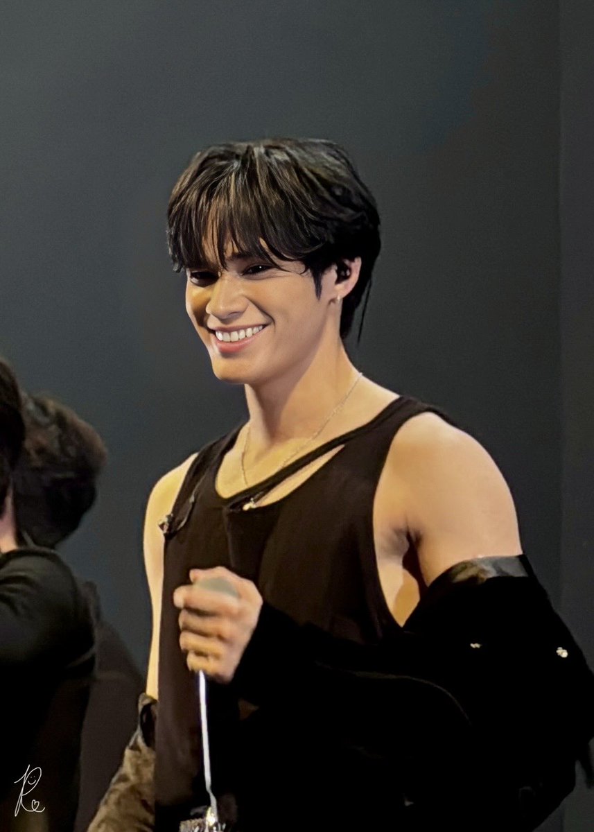 RiRi໒꒱ tweet media