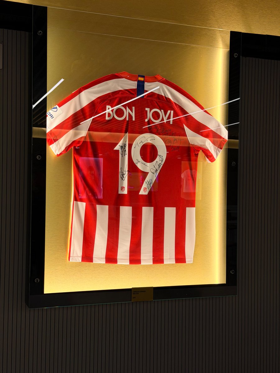 Alan Wallace tweet media