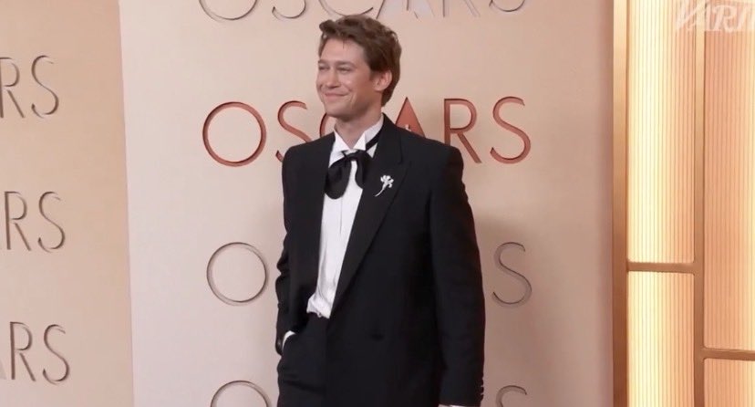 youlistentous🩷 tweet media