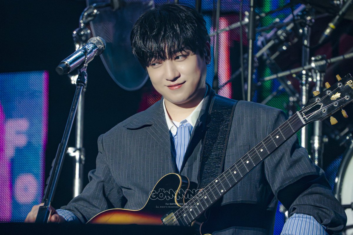 260314 The DECADE in GWANGJU 
🤤.....❤️
#성진 #SUNGJIN #데이식스 #DAY6