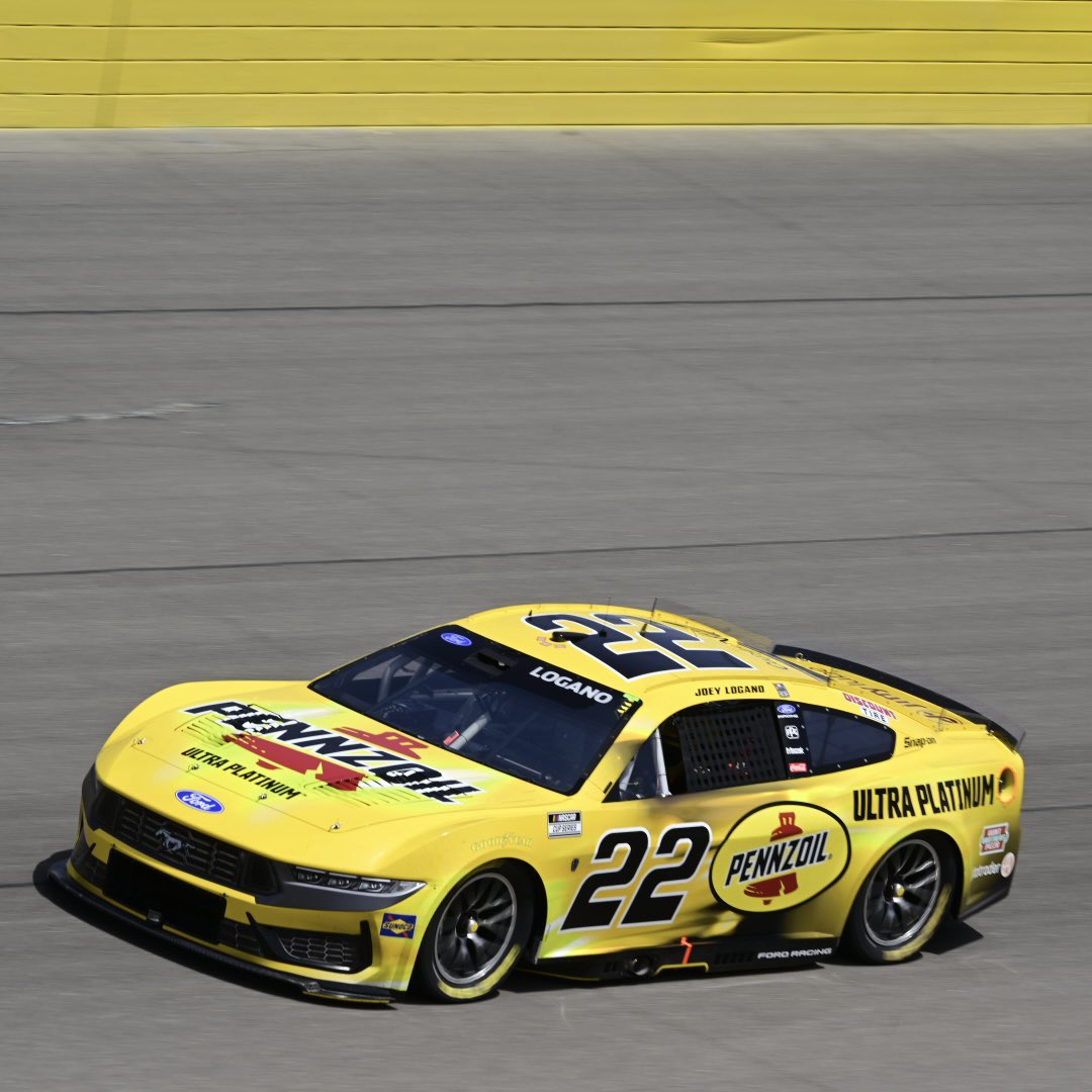 Joey Logano tweet media