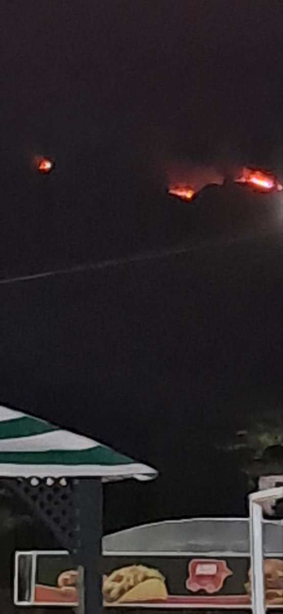 DiazMximo's tweet photo. Se quema #SierradeNeyba en este. Si eso se ve asi desde #Neyba a 25 km de distancia.  Imagínese @SENPA @EuricSanti @DARIANVARGAS_A @AmbienteRD @ https://t.co/rjxJaS3S1w