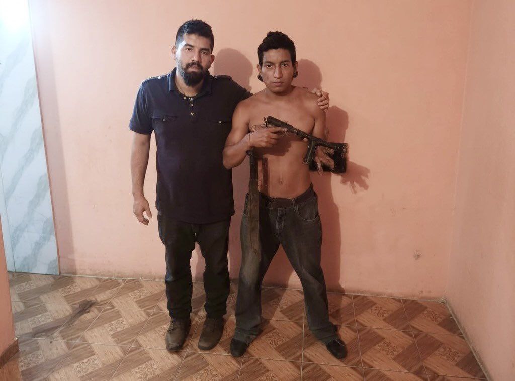 Las fuentes de los expertos en defender a pandilleros
bien feliz vivió un año con ellos fue testigo de homicidios violaciones extorsiones mensajero de ellos vaya expertos mentirosos basuras 
<a href="/CostaGino/">Gino Costa</a> <a href="/JoseAGuevaraB/">José Antonio Guevara Bermúdez</a>
<a href="/juan_martinezd/">Juan Martínez d’Aubuisson</a>