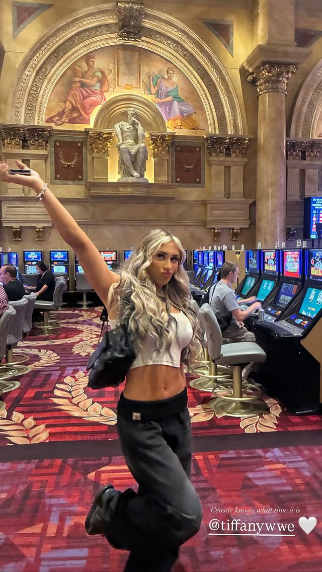 Spoiled & Dangerous.౨ৎ NOT @Tiffstrattonwwe. tweet media