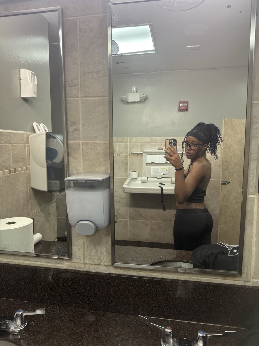 jaiinastyyy's tweet photo. My intro to #nsfwtwt #Chudaï 🖤 https://t.co/1meGoyvPVr