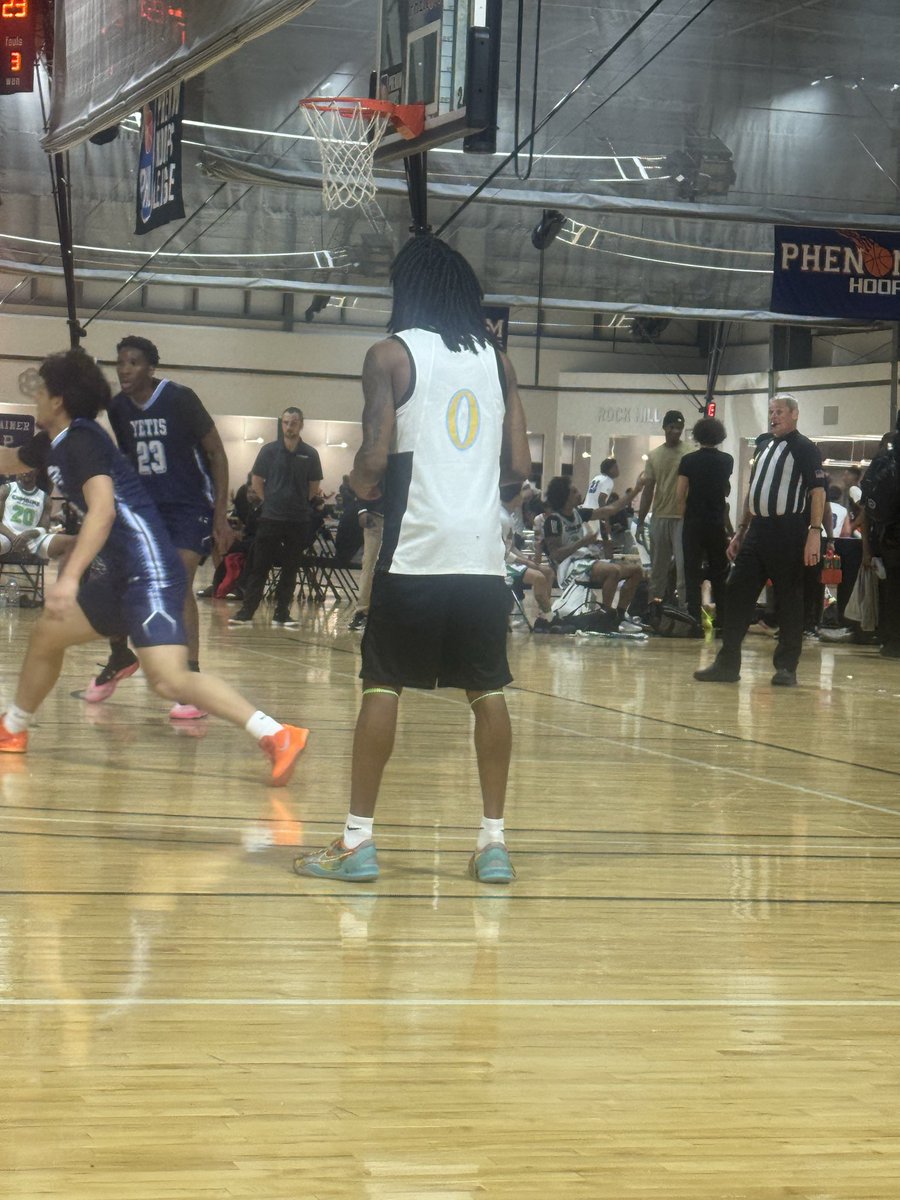 Jalyn_Dwane's tweet photo. Played my last high school game today. Want to thank all my coaches, trainers, teachers and everyone that has had an impact on my life. This is just the beginning and I’m excited to see what the future holds for me! #0out! https://t.co/Z9VKTtclEl
