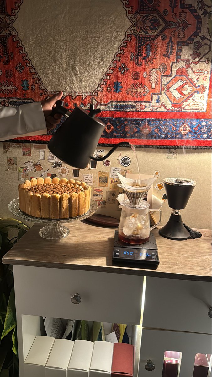 8eeb__'s tweet photo. " أحياناً النجاة إنك تتقهوى - وتخلي الأمور تولّي " https://t.co/Nzsz2IENxO